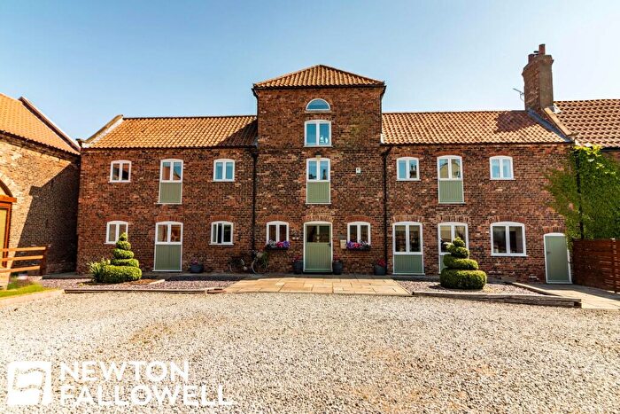 4 Bedroom Barn Conversion For Sale In High Street, Misterton, DN10