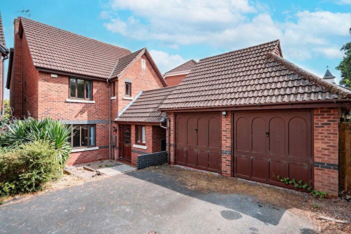 4 Bedroom Detached House For Sale In Amos Gardens, Worcester, Worcestershire, WR4