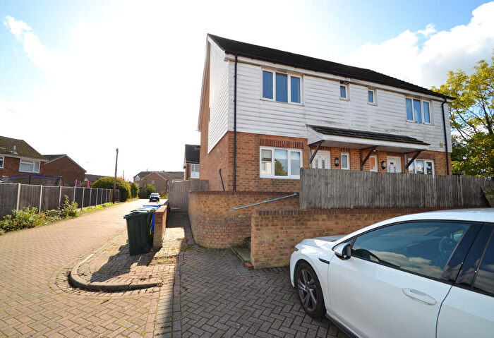 3 Bedroom Semi-Detached House To Rent In Mount Field, Queenborough, Kent, ME11