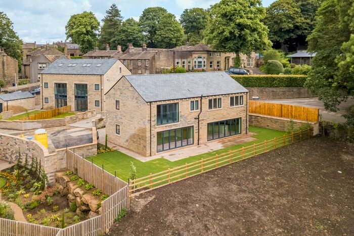 5 Bedroom Detached House For Sale In Fold Farm Lane, Netherton, Huddersfield, HD4