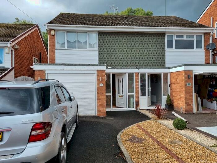 3 Bedroom Semi-Detached House To Rent In Chelford Crescent, Kingswinford, DY6