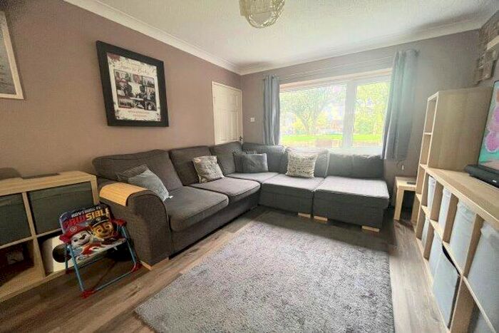3 Bedroom Semi-Detached House To Rent In Meriden Drive, Birmingham, B37