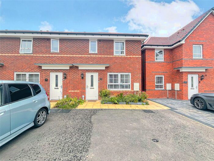 3 Bedroom Semi-Detached House To Rent In Hedley Close, Tamworth, Staffordshire, B78