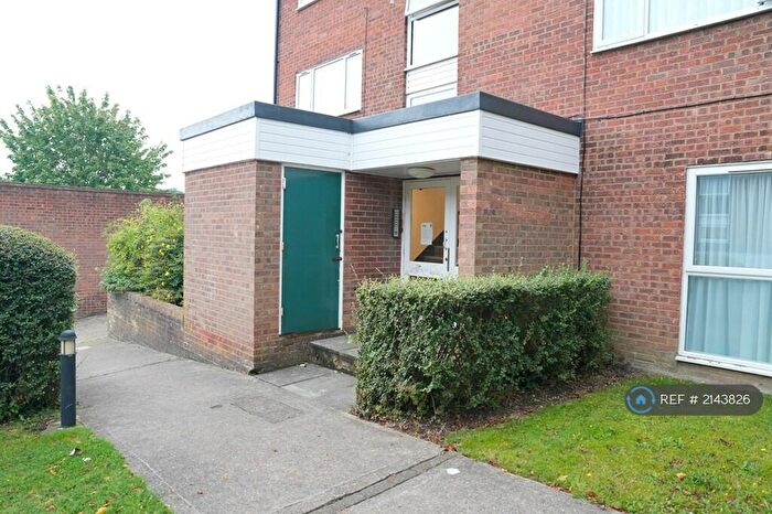1 Bedroom Flat To Rent In Forestdale, Croydon, CR0