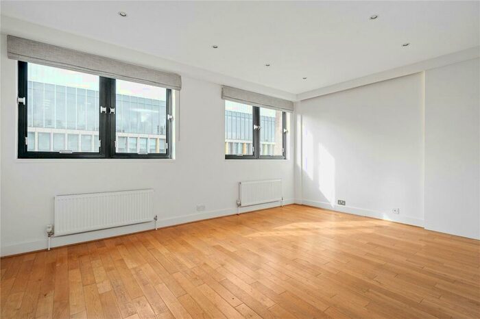 2 Bedroom Apartment To Rent In Long Lane, Barbican, London, EC1A