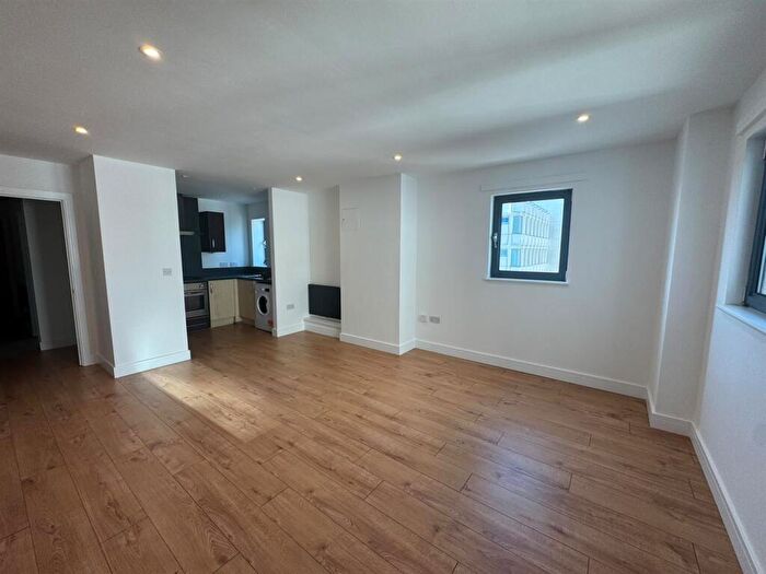 2 Bedroom House To Rent In Churchill Way, Cardiff, CF10