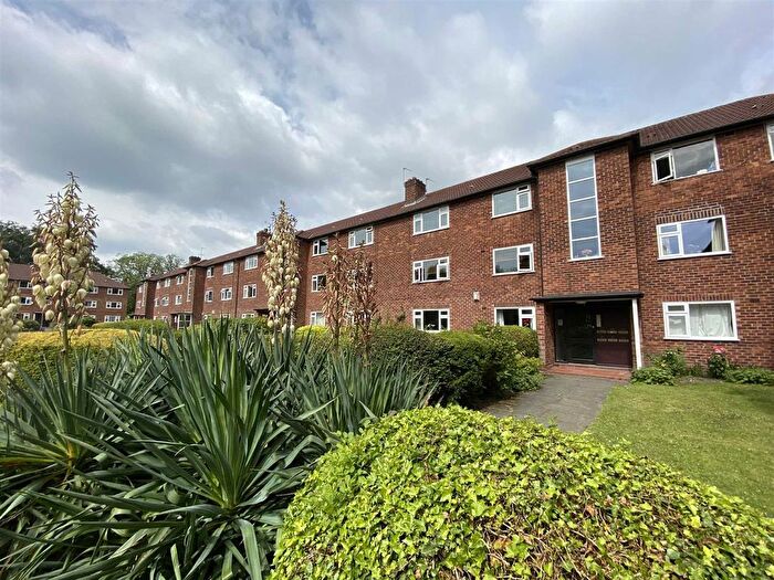 2 Bedroom Flat To Rent In Woodlawn Court, Whalley Range, Manchester, M16