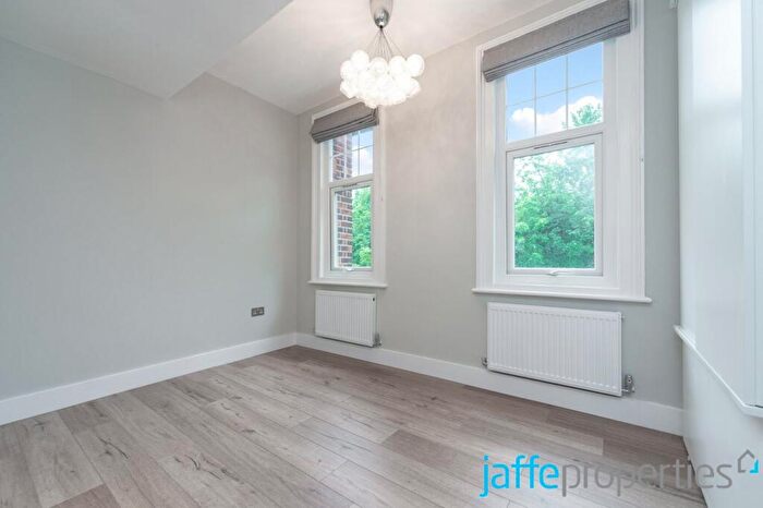 2 Bedroom Apartment To Rent In Westbere Road, London, NW2