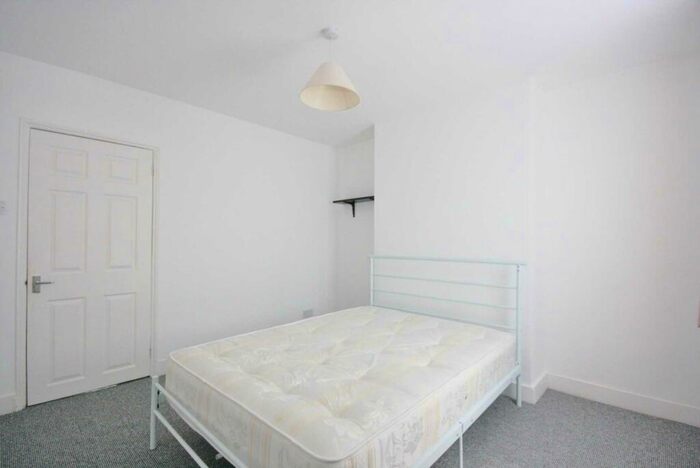 4 Bedroom Terraced House To Rent In Bedroom House- Oxford Road, Reading, RG30