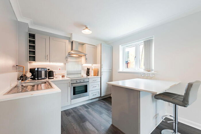 1 Bedroom Flat For Sale In Kingston Court, Romsey Road, Maybush, SO16