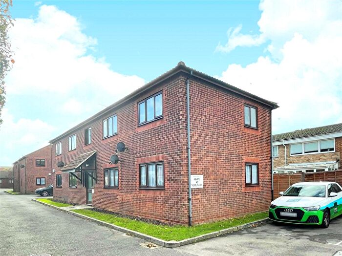 2 Bedroom Flat To Rent In Brougham Walk, Worthing, BN11