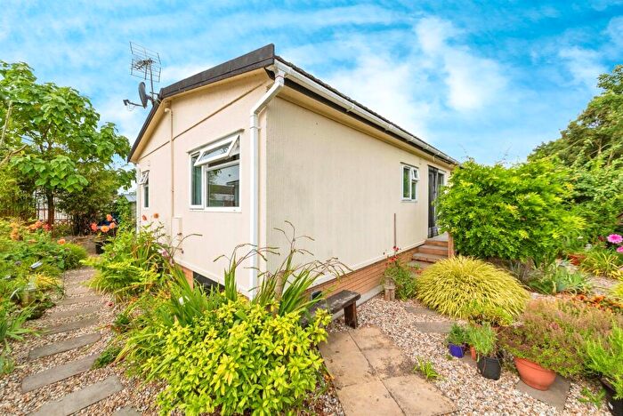 2 Bedroom Park Home For Sale In Allington Gardens, Allington, Grantham, NG32