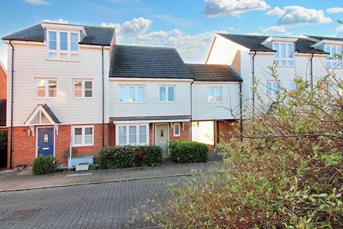 4 Bedroom House For Sale In Pershore Way, Aylesbury, HP18