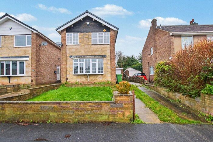 3 Bedroom Detached House For Sale In Beechfield, Leeds, LS12