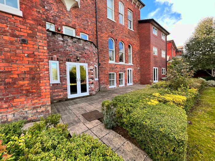 2 Bedroom Apartment To Rent In Park Crescent, Southport, Merseyside, PR9