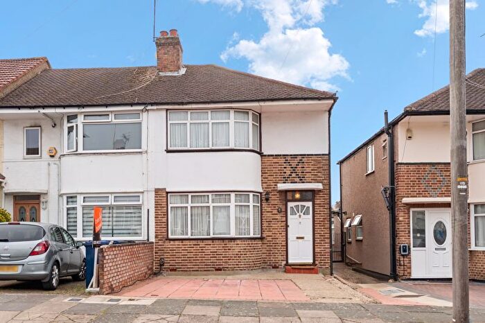 2 Bedroom End Terrace House For Sale In Girton Road, Northolt, UB5