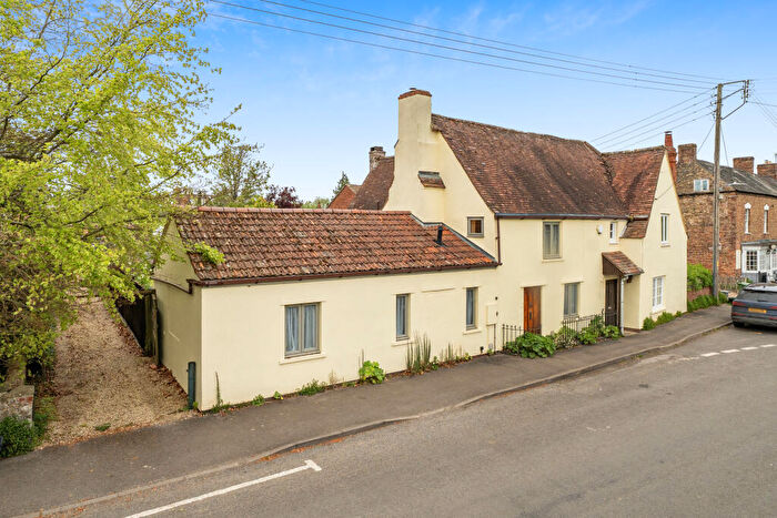 3 Bedroom Semi-Detached House For Sale In The Street, Gloucester, GL2