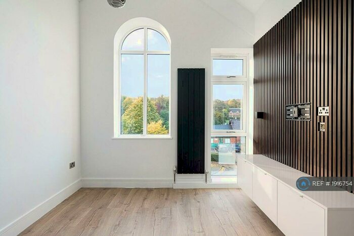 2 Bedroom Flat To Rent In London Apartments, High Wycombe, HP13