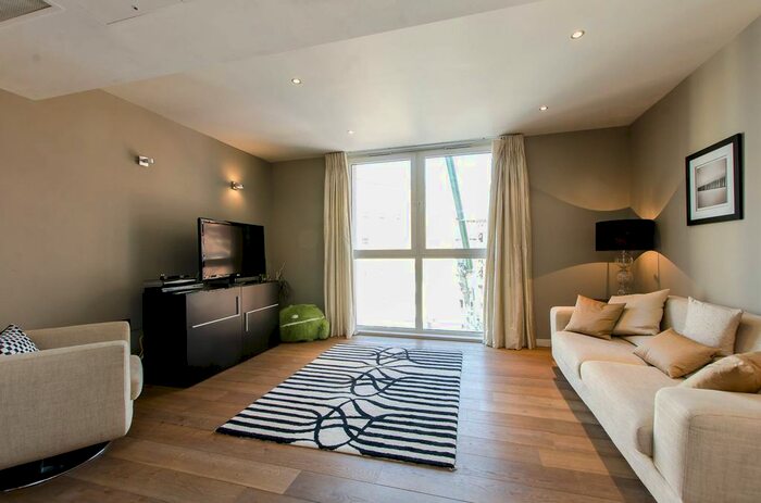 2 Bedroom Flat To Rent In Palace Place, St James's, London, SW1E