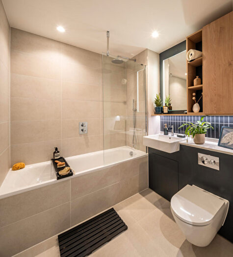 2 Bedroom Apartment To Rent In Aviator Drive, London, NW2