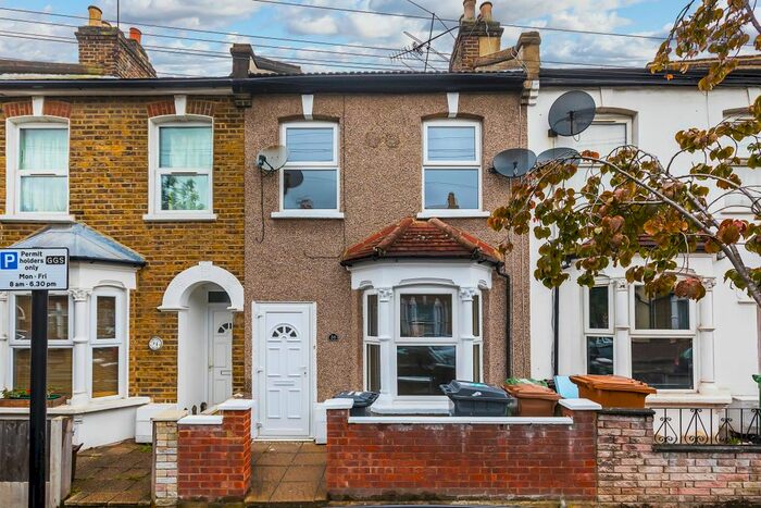 2 Bedroom Terraced House To Rent In Oakdale Road, London E11
