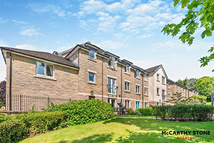 1 Bedroom Apartment For Sale In Rufford Avenue, Yeadon, Leeds, LS19