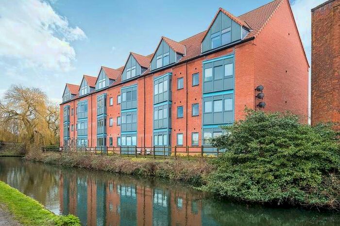 2 Bedroom Apartment To Rent In Carolgate Court, Retford, Nottinghamshire, DN22