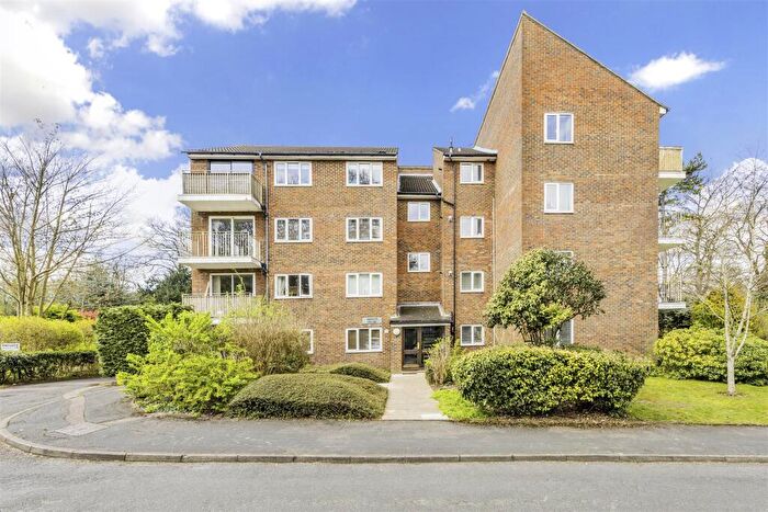 2 Bedroom Apartment To Rent In Dunnymans Road, Banstead, SM7