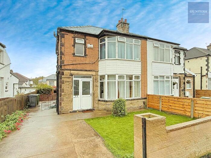 3 Bedroom Semi-Detached House For Sale In Ederoyd Grove, Pudsey, LS28