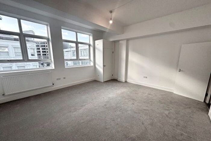2 Bedroom Flat To Rent In Powis Street, London, SE18