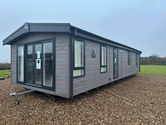 2 Bedroom Lodge For Sale In Rolston Road, Rolston, Hornsea, HU18