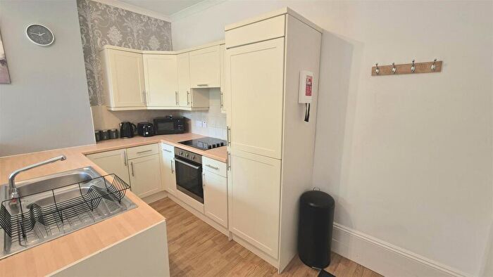 1 Bedroom Apartment To Rent In Waverley Road, Southsea, PO5