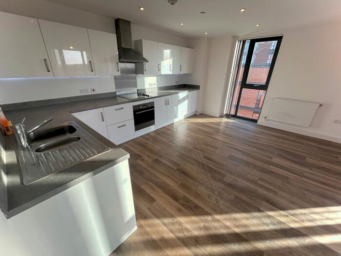 2 Bedroom Flat To Rent In High Street, Sutton, SM1