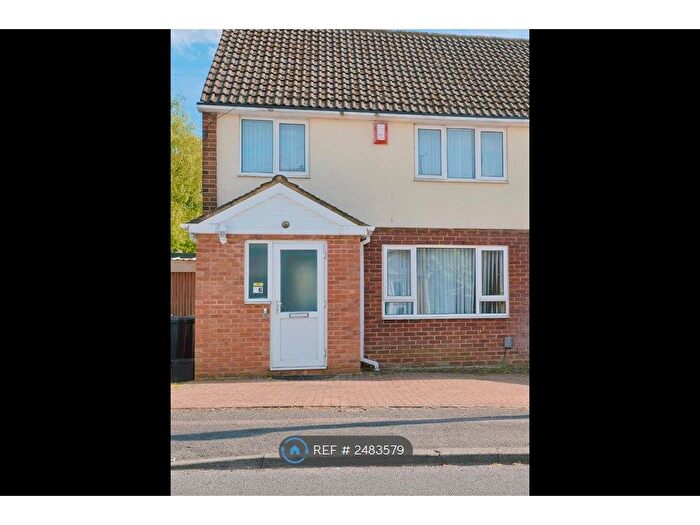 3 Bedroom Semi-Detached House To Rent In Hayhurst Road, Luton, LU4