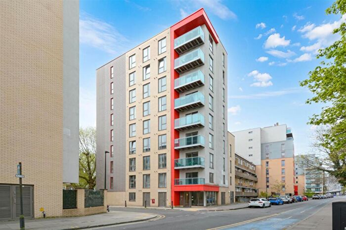 2 Bedroom Flat For Sale In Garamond Building, Crowder Street, London, E1