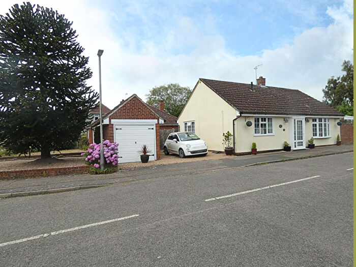 2 Bedroom Bungalow For Sale In West Mersea, CO5