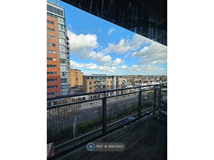 2 Bedroom Flat To Rent In Perth Road, Ilford, IG2