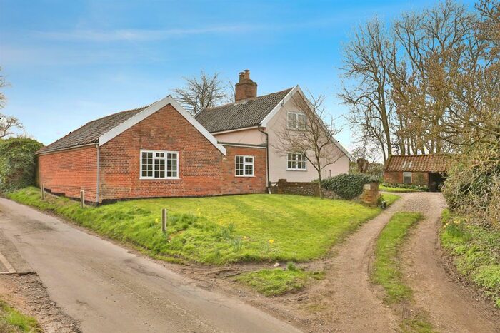 4 Bedroom Detached House For Sale In Green Lane, Wicklewood, Wymondham, NR18