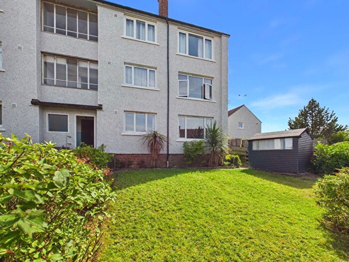 2 Bedroom Flat To Rent In Oxgangs Farm Drive, Oxgangs, Edinburgh, EH13