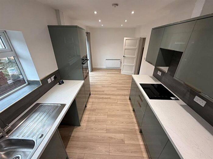 3 Bedroom Semi-detached House To Rent In West Green, Wolverhampton, WV4