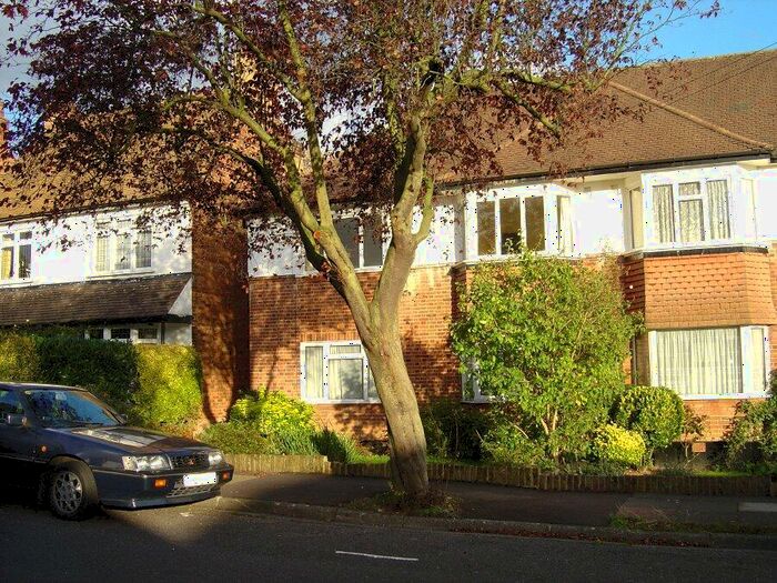 3 Bedroom Apartment To Rent In Meadow Road, Pinner, Middlesex, HA5