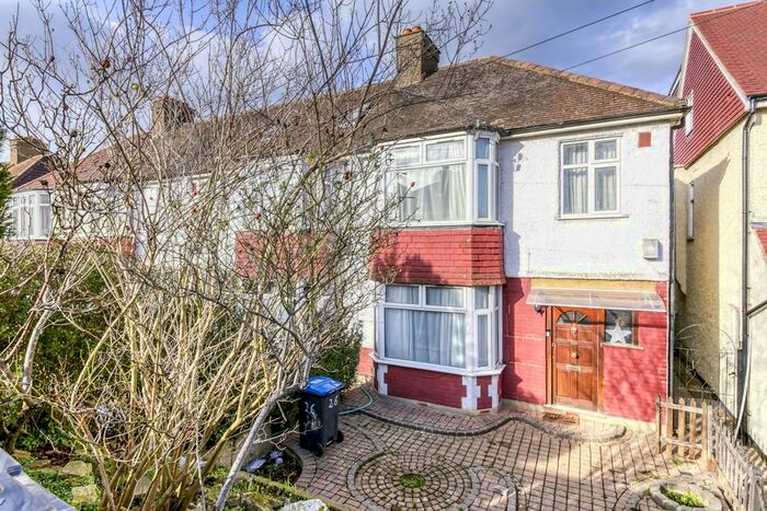 3 Bedroom Semi-Detached House To Rent In Stanford Road, London, SW16