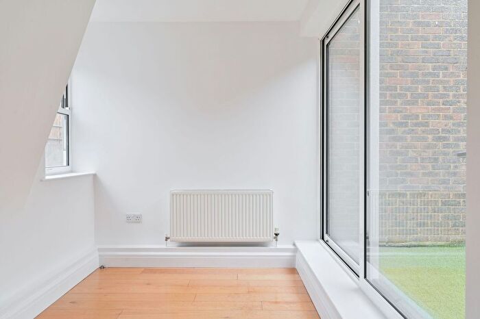 2 Bedroom Flat To Rent In Princeton Street, Bloomsbury, London, WC1R