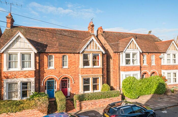 4 Bedroom Semi Detached House For Sale In Merton Road, Bedford, MK40