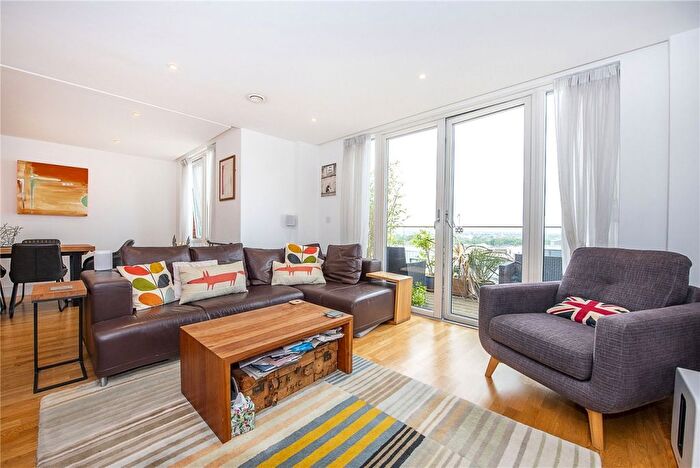 3 Bedroom Flat To Rent In Gaumont Place, London, SW2