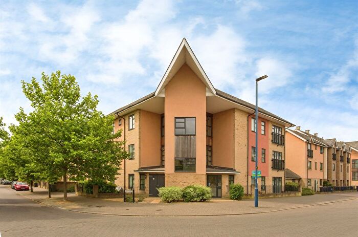 2 Bedroom Flat For Sale In Chieftain Way, Cambridge, CB4