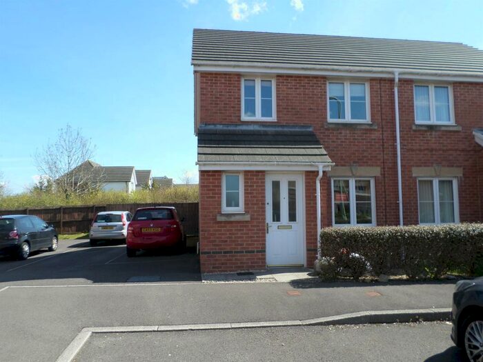 3 Bedroom Semi-Detached House To Rent In Chestnut Bush, Bridgend, CF31