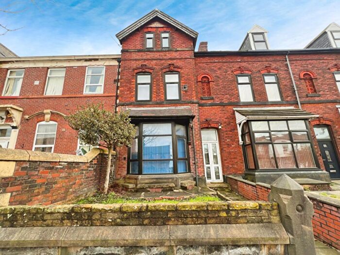 5 Bedroom House Of Multiple Occupation For Sale In Walmersley Road, Bury, Lancashire, BL9
