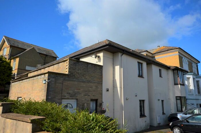 2 Bedroom Ground Flat To Rent In Station Avenue, Sandown, PO36