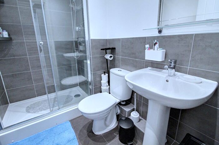2 Bedroom Apartment To Rent In Worsdell Drive, Gateshead, Tyne And Wear, NE8